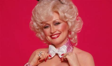 has dolly parton posed nude|Dolly Parton stripped down for husbands birthday in raunchy。